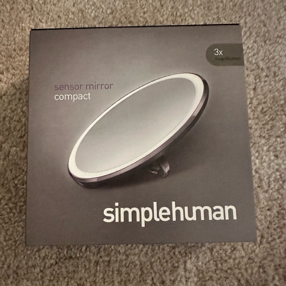 Simplehuman Compact Sensor Mirror with LED Light - Picture 3 of 7